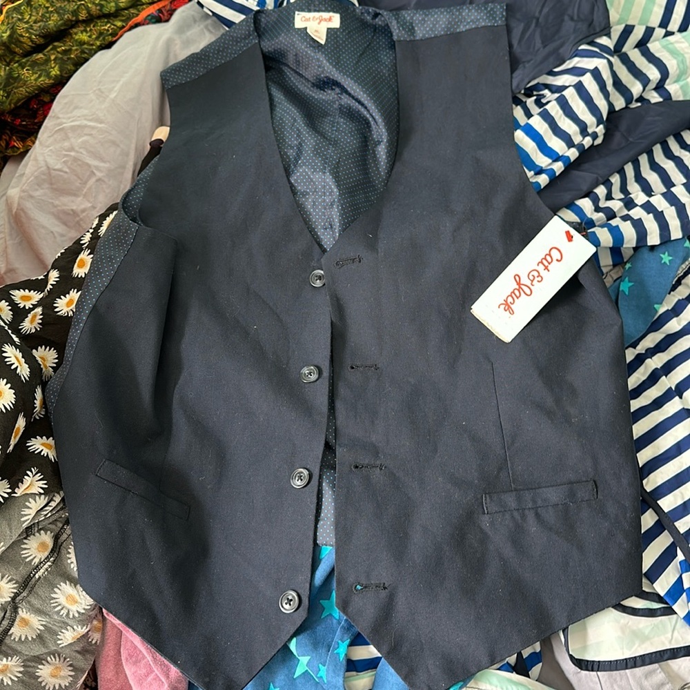 Cat & Jack NWT. Boys size xl suit vest